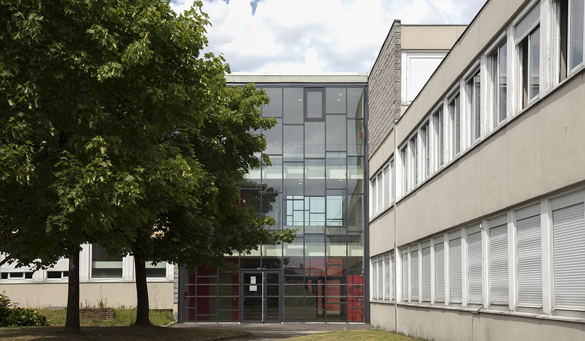 alu architectes 078a168b294f032a2a3eff97dddf8251d1f47c7d808c2e6a92fbaf06bbf9b85e09e7985cc6229f2ae342f8f01bdc5418bfb740554e2b70d676858768d093c577